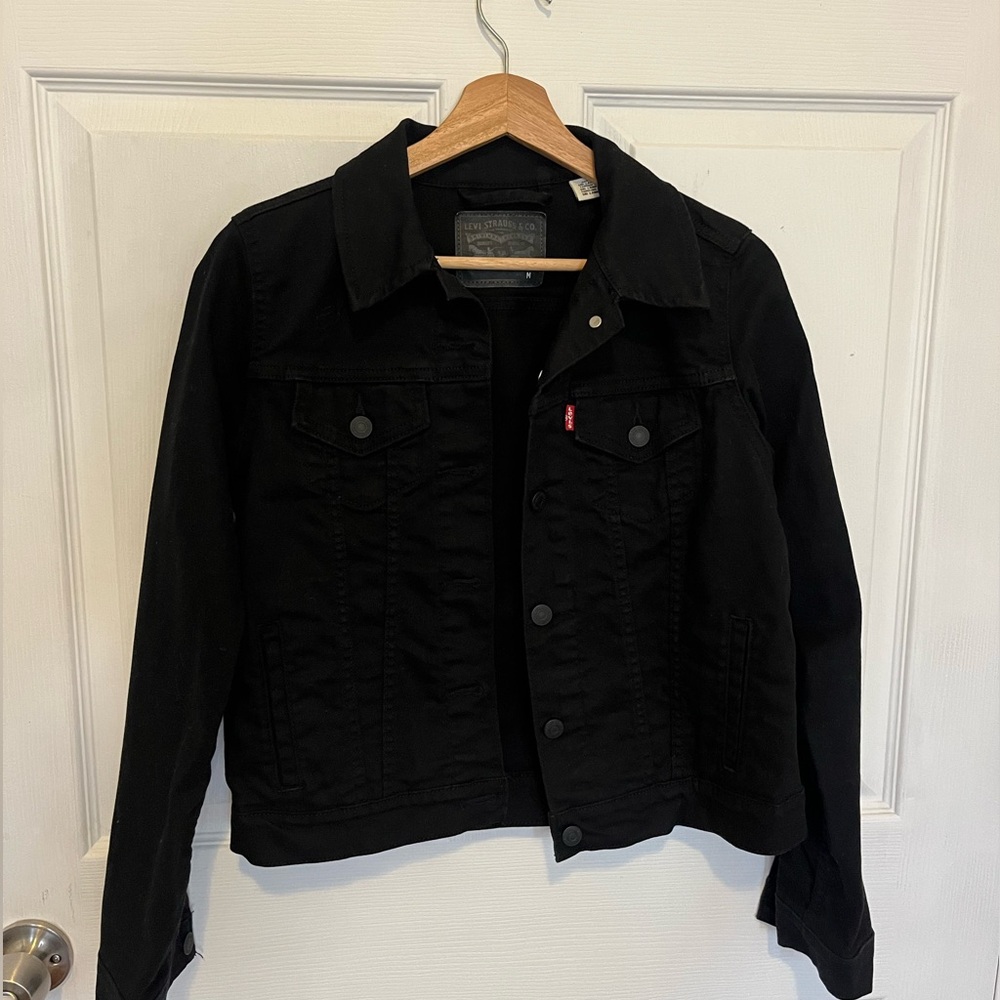 Levi’s original trucker jacket (no tags/never worn)